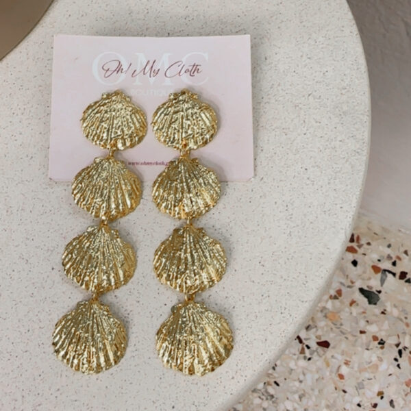 Many Gold Seashells